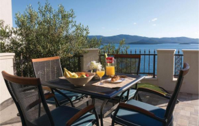 1 Bedroom Lovely Apartment In Komarna